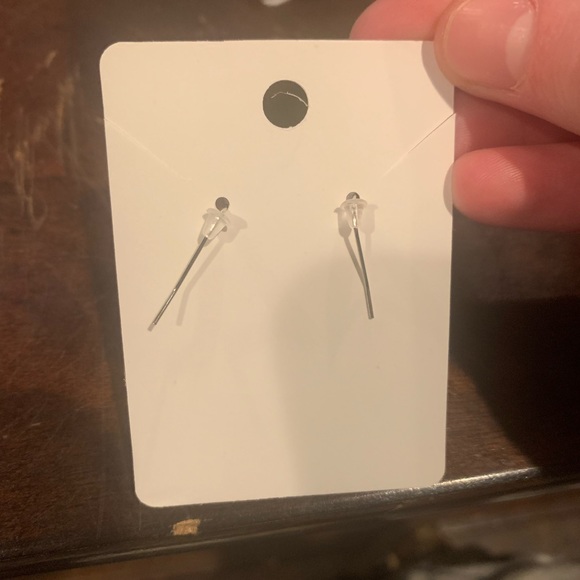 NEW HANDMADE BLUE DAISY EARRINGS - Picture 3 of 3